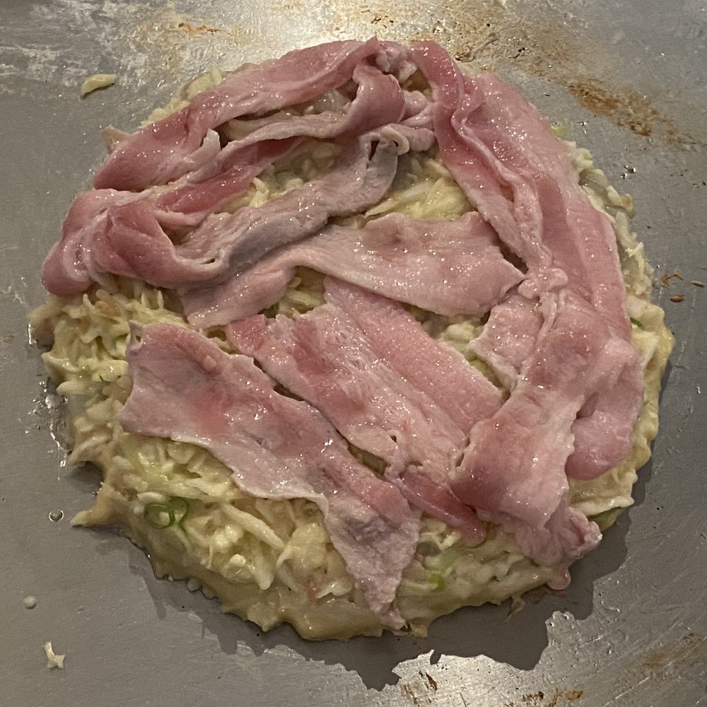 Okonomi-yaki, Tokyo mix: just put onto the teppan raw