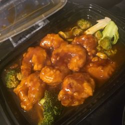 China Chef - THIS IS ME GETTING SAUCE ON THE SIDE!!!! WASTED 20.00!!!