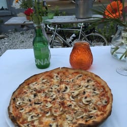 H4 Street Food Geschlossen - Pizza funghi
