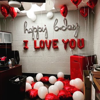 Smallcakes Ahwatukee - a room with balloons and a sign that says happy birthday i love you - Cupcakes Near Me - Phoenix, Arizona Smallcakes Ahwatukee - a room with balloons and a sign that says happy birthday i love you - Cupcakes Near Me - Phoenix, Arizona