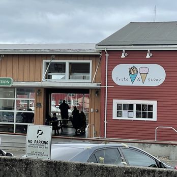 Frite & Scoop - a group of people outside of a building - Ice Cream & Frozen Yogurt Near Me - Astoria, Oregon