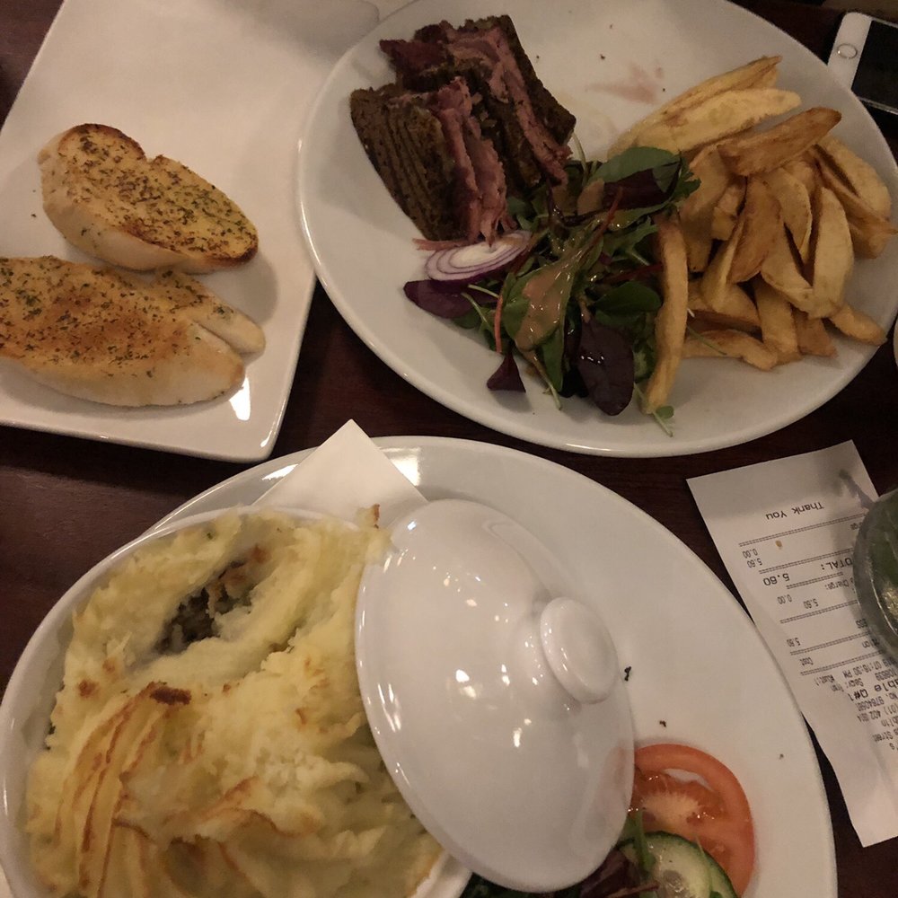 Arthur's Pub - Shepherds pie, garlic bread, corned beef sandwich - Bars Near Me - Dublin, D Arthur's Pub - Shepherds pie, garlic bread, corned beef sandwich - Bars Near Me - Dublin, D
