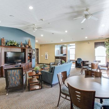 Cimarron Terrace - Clubhouse Lounge - Apartments Near Me - La Vista, Nebraska