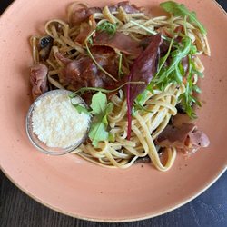 Cucina Al Centro - Linguine with ham and mushroom
