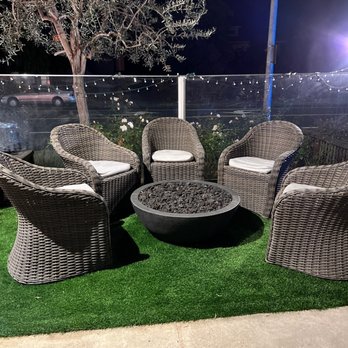 Metro Hotel & Cafe - Firepit - Hotels Near Me - Petaluma, California Metro Hotel & Cafe - Firepit - Hotels Near Me - Petaluma, California
