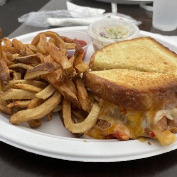Tauk At Trail's End - Lobster Grilled Cheese - New American Near Me - Montauk, New York