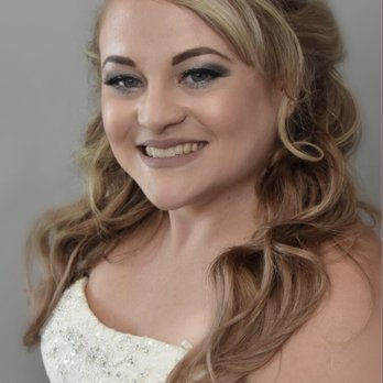 Le Petit Salon - Hair Salons Near Me - Ventura, California