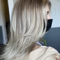 Olivia Rose Hair - To give a more natural grow out look we added dimension.