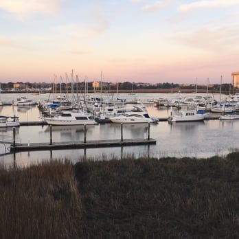 Courtyard by Marriott Charleston Waterfront - Hotels Near Me - Charleston, South Carolina