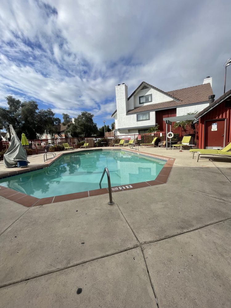 METRO PHX APARTMENTS 34 Photos 8242 N Black Cyn Hwy, Phoenix