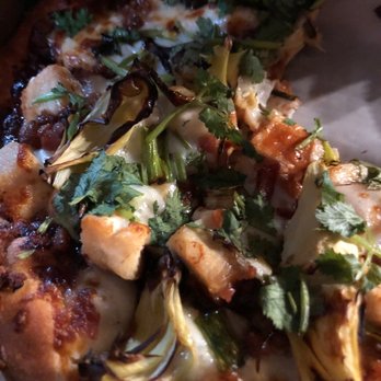 Zaucer Pizza - Cosmic Clucker Pizza soooooo delicious - Pizza Near Me - Redmond, Washington