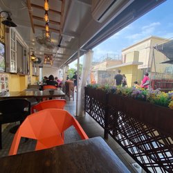 艾堡餐廳 - Seating outside