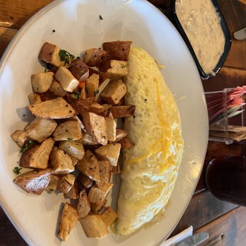Marinade On Main - Beacon omelet with country gravy - American Near Me - Ramona, California