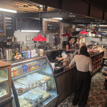 Biscotti & Cie - Counter - Breakfast & Brunch Near Me - Chelsea, Quebec