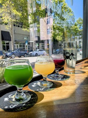 Sierra Nevada Torpedo Room by null