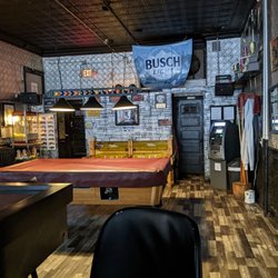 Smarty's Saloon - Cool back of the house, complete with popcorn and pool table