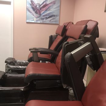 Rosy Nails - Love the chairs! - Nail Salons Near Me - Hanover, Maryland
