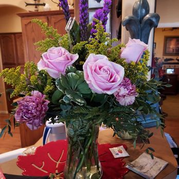 Allan's Flowers & More - Bereavement bouquet deluxe - Florists Near Me - Prescott, Arizona Allan's Flowers & More - Bereavement bouquet deluxe - Florists Near Me - Prescott, Arizona