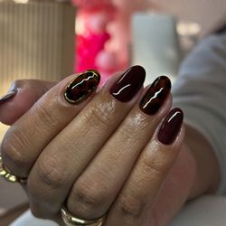 Livin’ Luxie Beauty Bar II - Gel manicure by Maria
