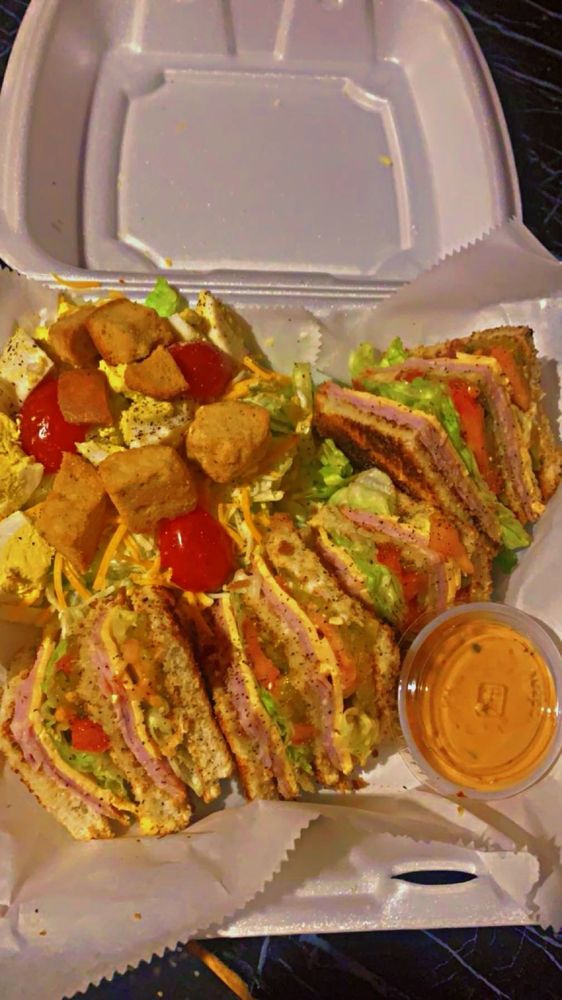 Dining area of Mason Sensation