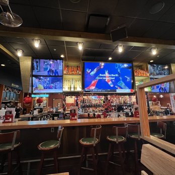 Drake's Chattanooga - TV Bar area - Sushi Bars Near Me - Chattanooga, Tennessee