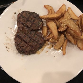 1830 Chophouse - I ordered steak..but this came instead. Just kidding. It really is a steak. It just taste like cardboard. - American Near Me - Lebanon, Indiana