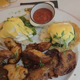 Eggs Benedict Florentine