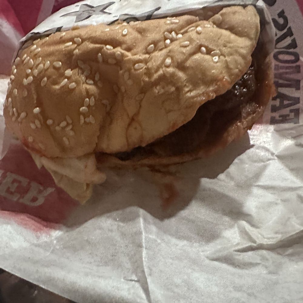 Carl's Jr - Fast Food Near Me - Bellflower, California