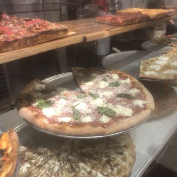La Pizza Italia - Margarita Pizza - Pizza Near Me - Brooklyn, New York La Pizza Italia - Margarita Pizza - Pizza Near Me - Brooklyn, New York