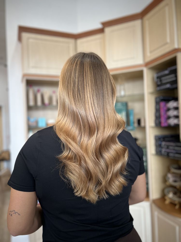 Belle Ciel Salon Image