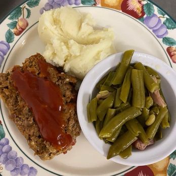 Campbell's Creelsboro County Store - Sandwiches Near Me - Jamestown, Kentucky