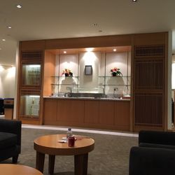 Malaysia Airlines Golden Lounge - Dining area