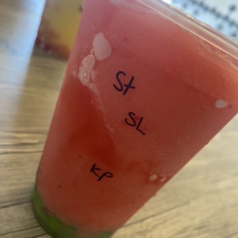 Boba Lounge - Strawberry slush with kiwi boba - Coffee & Tea Near Me - Yuma, Arizona