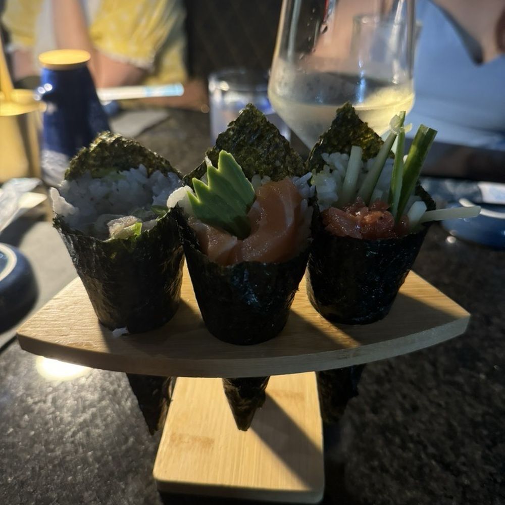 BluWave Sushi & Handroll Bar - Sushi Bars Near Me - Orlando, Florida