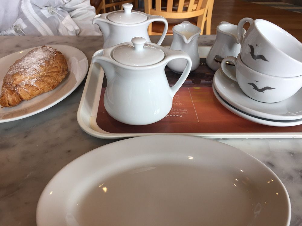 THE CORNISH BAKERY Cafes Royal Square, BownessonWindermere