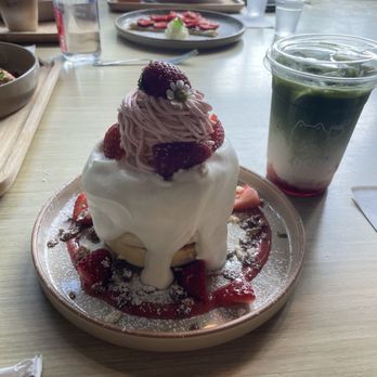 Coche Valley Dessert Cafe - Strawberry Matcha Latte - Desserts Near Me - Seattle, Washington Coche Valley Dessert Cafe - Strawberry Matcha Latte - Desserts Near Me - Seattle, Washington