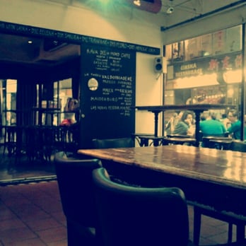 Kávovarna - Kupodivu vevnitř prázdno... - Cafes Near Me - Prague, Puerto Rico Kávovarna - Kupodivu vevnitř prázdno... - Cafes Near Me - Prague, Puerto Rico