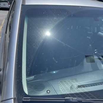 Mario's Auto Glass - Crack on the right side - Auto Glass Services Near Me