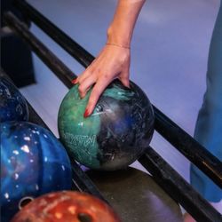 Skylanes - Private bowling lanes