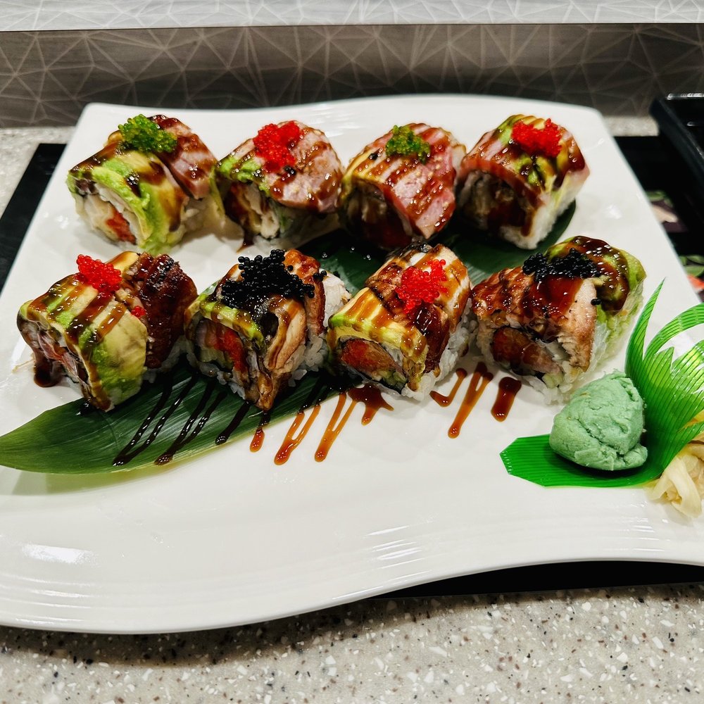 Amazing tuna roll, Kimono roll. Amazing tuna roll, Kimono roll.