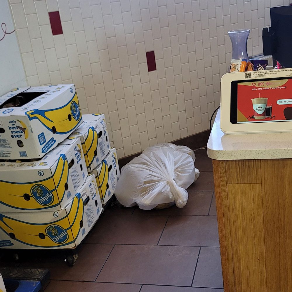 Smoothie King - Trash in the same room food is kept and prepaired - Juice Bars & Smoothies Near Me - Killeen, Texas Smoothie King - Trash in the same room food is kept and prepaired - Juice Bars & Smoothies Near Me - Killeen, Texas