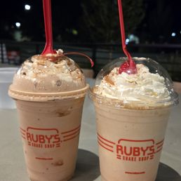 Chocolate/Pumpkin Spice malt & Pumpkin Spice shake - deLISH!! Chocolate/Pumpkin Spice malt & Pumpkin Spice shake - deLISH!!
