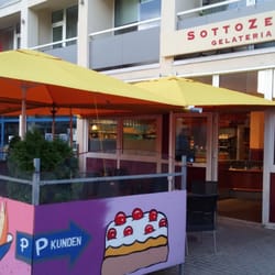 SottoZero - Außenansicht mit Terrasse