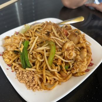 Mingala Restaurant - N15. Mee Goreng (chicken) - Burmese Near Me - Newark, California