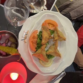 Naï - Spinach hot pockets - Lebanese Near Me - Paris, 75 Naï - Spinach hot pockets - Lebanese Near Me - Paris, 75