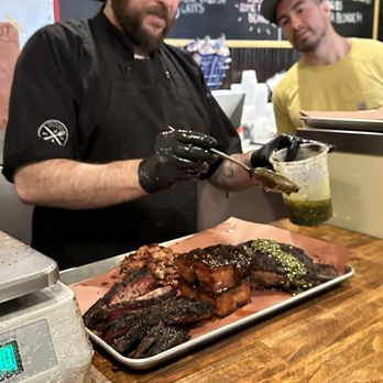 Interstellar BBQ - Yes, sauce it up! - Barbeque Near Me - Austin, Texas