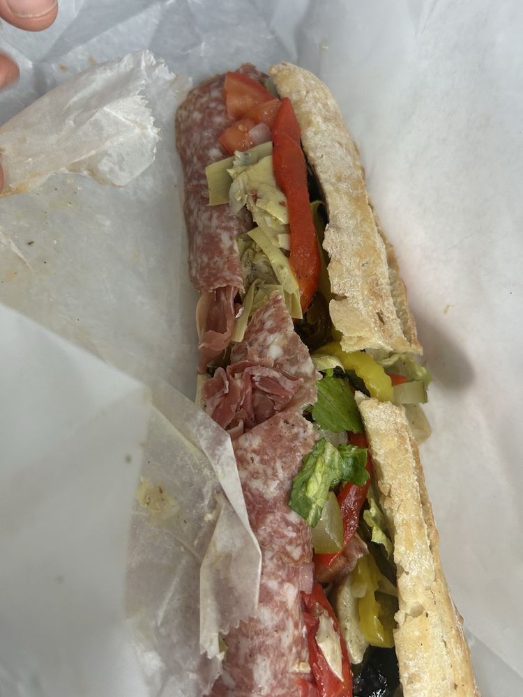 Pellegrino's Italian Market Logo