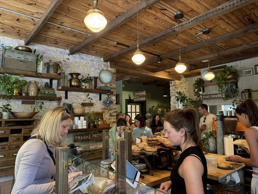 Harken Cafe by null