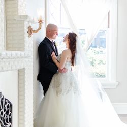 Light and Lace Photography - Bride and Groom at Vizcaya in Sacramento captured by a Sacramento Wedding Photographer