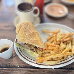El Cuscatleco Restaurant - Pan con bistec( steak sandwich)